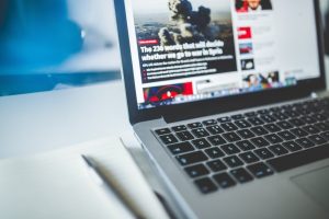 Clickbait and Disinformation: How Sensational Headlines Fuel Online Misconceptions